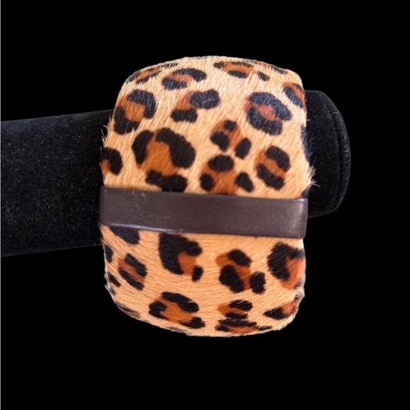 Couture Wide Opening Horsehair Cheetah Print Bangle Bracelet - Picture 1 of 3